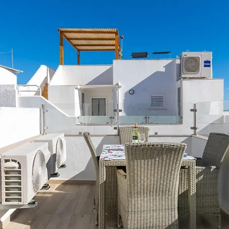 Typical Fisherman's With Amazing Sea Views! *