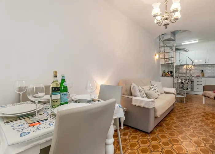 Typical Fisherman's With Amazing Sea Views! Holiday home *