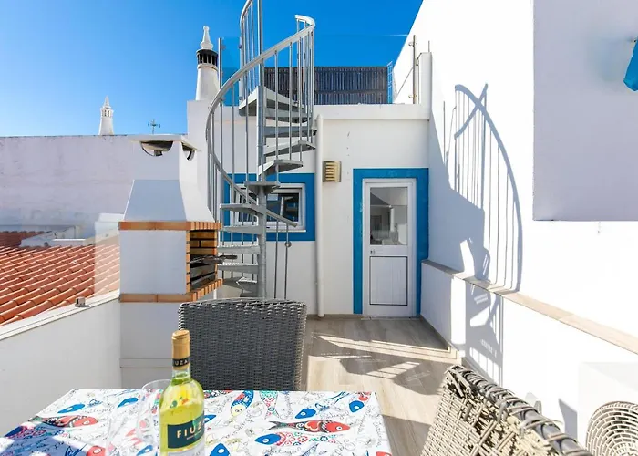 Typical Fisherman's With Amazing Sea Views!