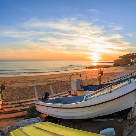 Typical Fisherman's With Amazing Sea Views!